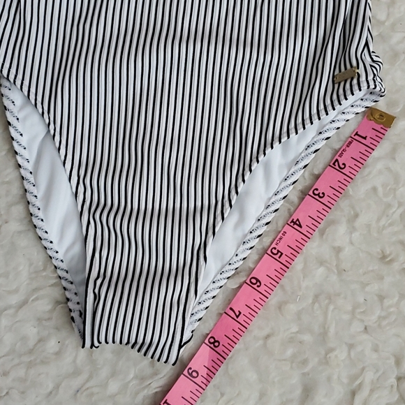 Roxy One-piece Ruffle Trim Swimsuit - Picture 7 of 12